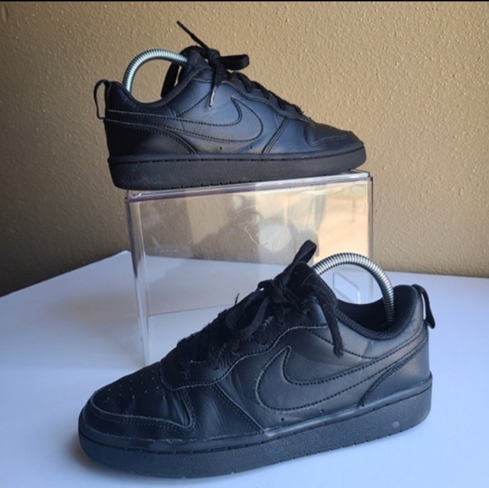 Nike Court Borough Low 2 GS BQ5448 001 unisex Youth size 3.5Y